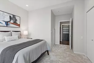 240 E Illinois St, Chicago, IL 60611 - Photo 12