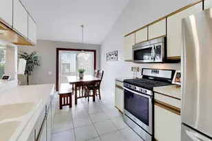 1378 Belle Haven Dr, Grayslake, IL 60030 - Photo 8
