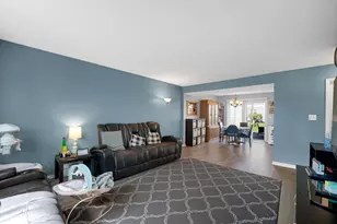 457 Wright Ct, Bolingbrook, IL 60440 - Photo 2