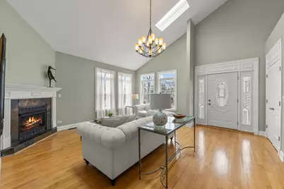 117 N Park Boulevard, Glen Ellyn, IL 60137 - Photo 2