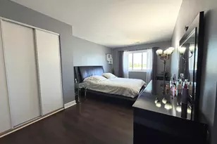 9375 Landings Ln, Des Plaines, IL 60016 - Photo 12