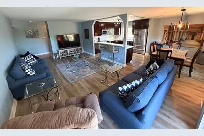 9375 Landings Lane #404, Des Plaines, IL 60016 - Photo 4