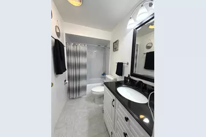 9375 Landings Lane #404, Des Plaines, IL 60016 - Photo 14