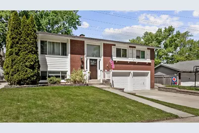 6402 Macarthur Drive, Woodridge, IL 60517 - Photo 1