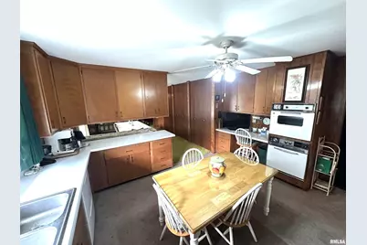 57 Sherwood Drive, Centralia, IL 62801 - Photo 6