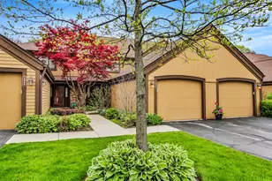1336 Fairfax Ln, Buffalo Grove, IL 60089 - Photo 1