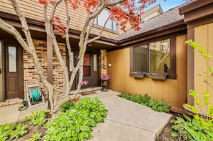 1336 Fairfax Ln, Buffalo Grove, IL 60089 - Photo 2
