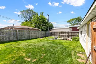 16466 Terry Ln, Oak Forest, IL 60452 - Photo 20
