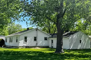 200 E George St, Odell, IL 60460 - Photo 2
