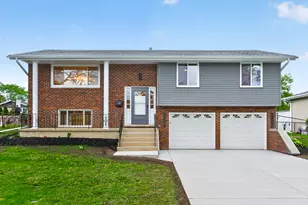 408 Desmond Dr, Schaumburg, IL 60193 - Photo 1