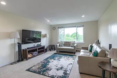 1475 Rebecca Drive #422, Hoffman Estates, IL 60194 - Photo 4