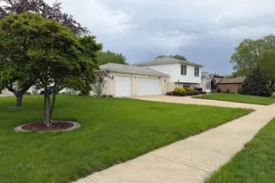 752 Rosanne St, Lockport, IL 60441 - Photo 2