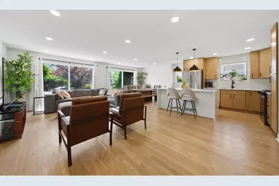 9536 Tripp Avenue, Skokie, IL 60076 - Photo 2