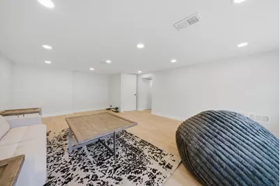 9536 Tripp Avenue, Skokie, IL 60076 - Photo 28