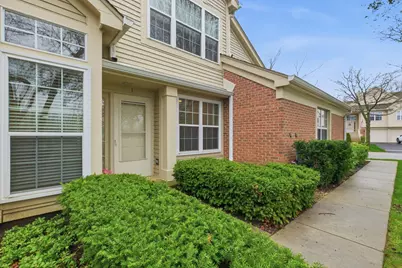 442 Cromwell Circle #1, Bartlett, IL 60103 - Photo 2