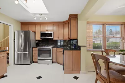 3955 W Greenleaf Avenue, Lincolnwood, IL 60712 - Photo 8