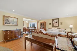 3955 W Greenleaf Ave, Lincolnwood, IL 60712 - Photo 4
