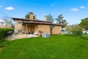 3955 W Greenleaf Ave, Lincolnwood, IL 60712 - Photo 28
