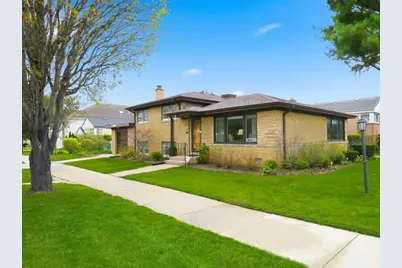 3955 W Greenleaf Avenue, Lincolnwood, IL 60712 - Photo 1