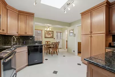 3955 W Greenleaf Avenue, Lincolnwood, IL 60712 - Photo 10