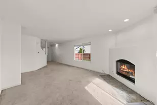 2430 Caton Crest Ct, Crest Hill, IL 60403 - Photo 4