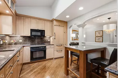 1719 Wildberry Drive #D, Glenview, IL 60025 - Photo 10