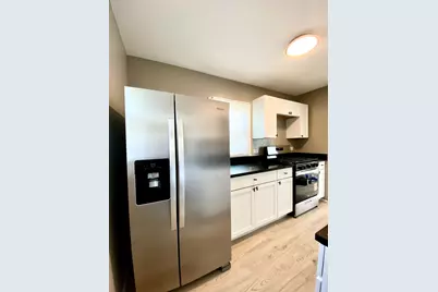 147 S Hill Street, Woodstock, IL 60098 - Photo 6