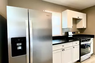 147 S Hill St, Woodstock, IL 60098 - Photo 6