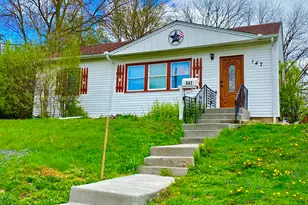 147 S Hill St, Woodstock, IL 60098 - Photo 1