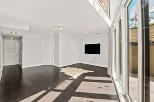 1500 W Grand Ave, Chicago, IL 60642 - Photo 16