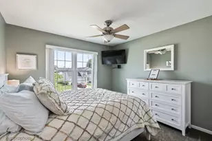 698 Fenwick Ln, South Elgin, IL 60177 - Photo 16