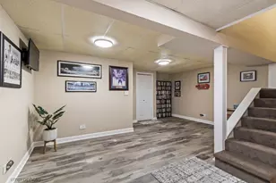 698 Fenwick Ln, South Elgin, IL 60177 - Photo 22