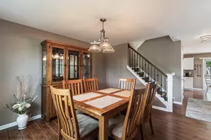 698 Fenwick Ln, South Elgin, IL 60177 - Photo 4