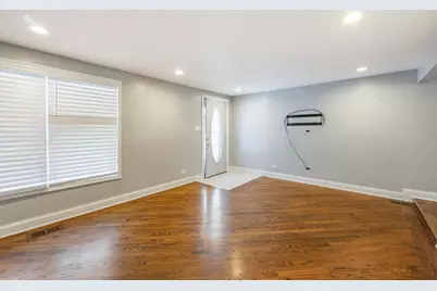 8912 S Ryan Road #HOUSE, Hometown, IL 60456 - Photo 6