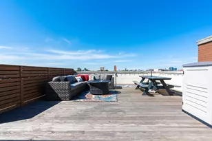1425 W Grand Ave, Chicago, IL 60642 - Photo 22