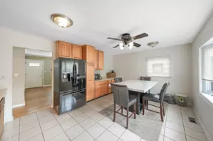 602 Bluff Ct, Streamwood, IL 60107 - Photo 6