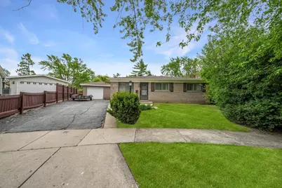 602 Bluff Court, Streamwood, IL 60107 - Photo 1
