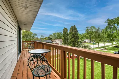 591 Sussex Court, Elk Grove Village, IL 60007 - Photo 16