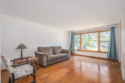 7706 Mobile Avenue, Burbank, IL 60459 - Photo 2