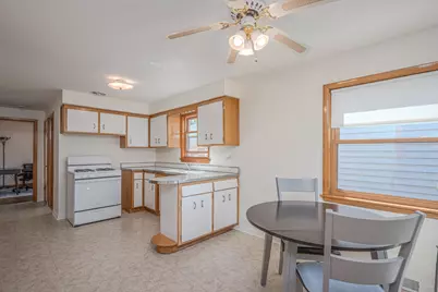7706 Mobile Avenue, Burbank, IL 60459 - Photo 8