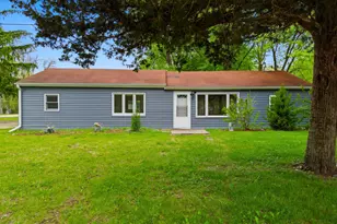 4924 N Wendorf Rd, Monroe Center, IL 61052 - Photo 1