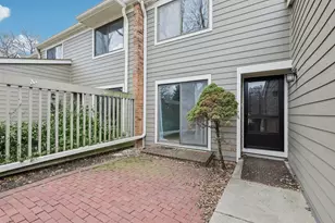 105 W Dover Dr, Mount Prospect, IL 60056 - Photo 36