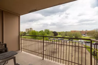 6833 N Kedzie Avenue #410, Chicago, IL 60645 - Photo 10