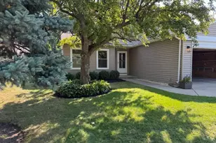237 W Lakeside Dr, Vernon Hills, IL 60061 - Photo 1
