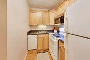 2400 N Lakeview Ave, Chicago, IL 60614 - Photo 14