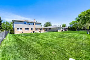 1111 W Ash Dr, Mount Prospect, IL 60056 - Photo 36