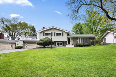 765 W Bayer Drive, Palatine, IL 60067 - Photo 2
