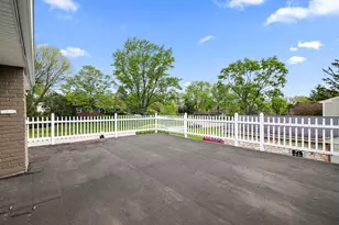 765 W Bayer Dr, Palatine, IL 60067 - Photo 36