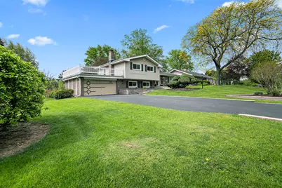 765 W Bayer Drive, Palatine, IL 60067 - Photo 1