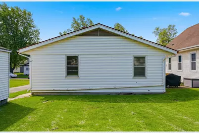 217 W Morgan Street, Dixon, IL 61021 - Photo 4